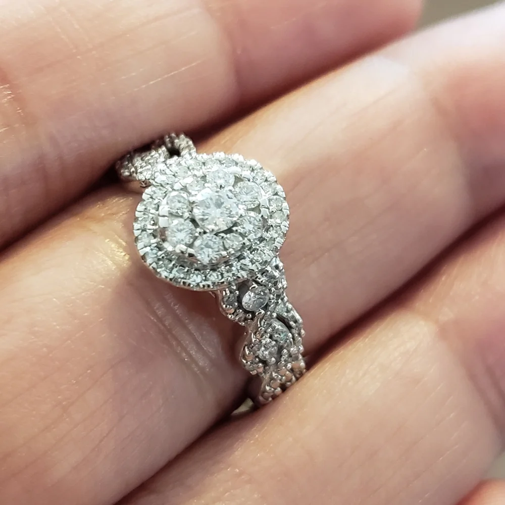 Stunning 10k gold Diamond Bridal ring Set